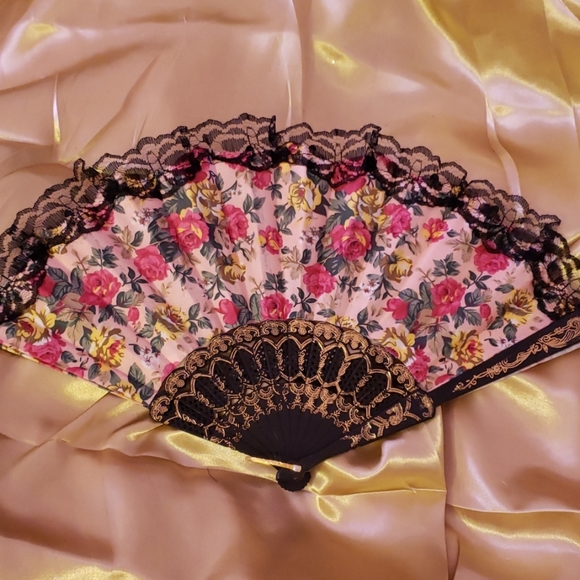 Pink & Black Floral Fan - Picture 1 of 6